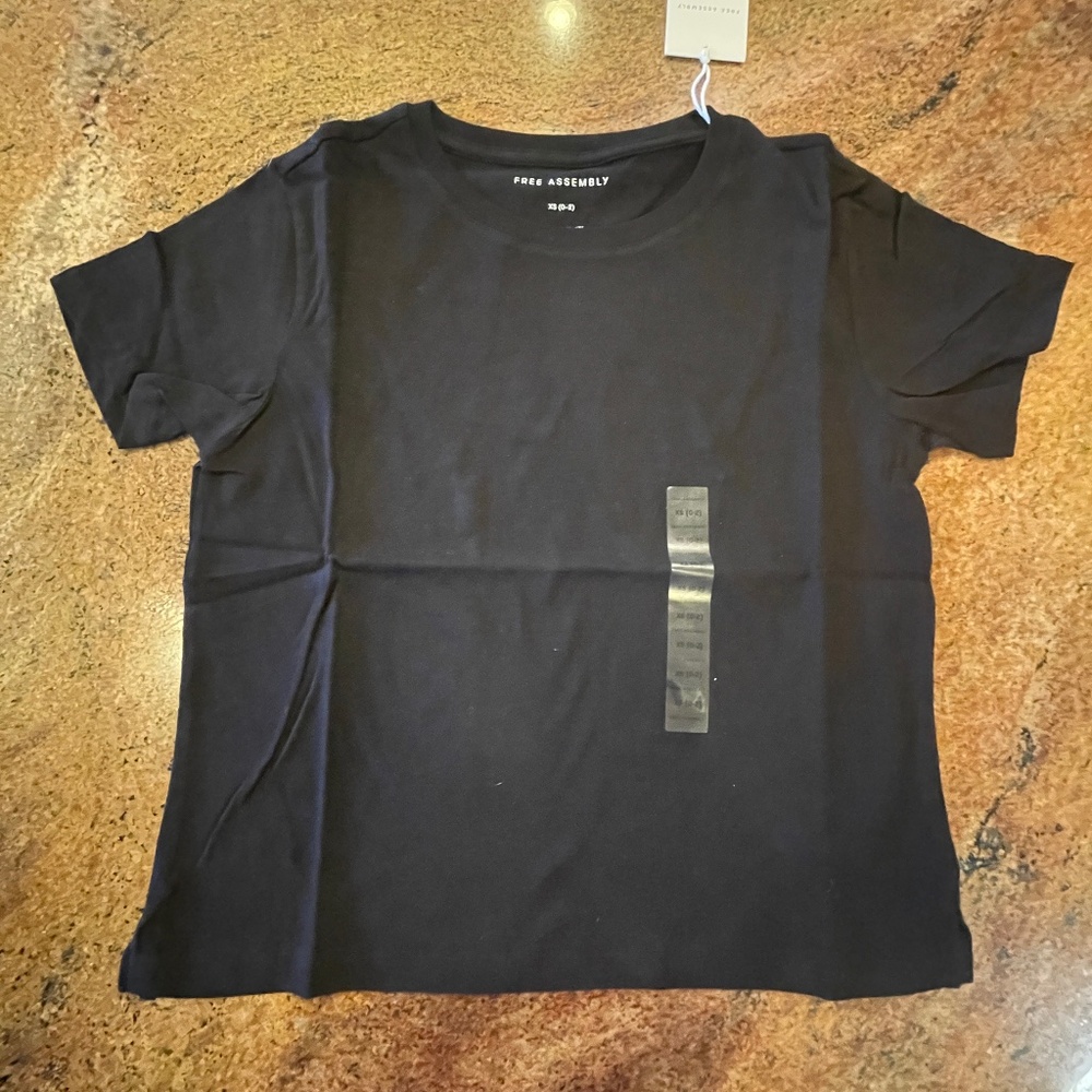 NEW! (3) Free Assembly Short Sleeve T-Shirts White, Black and Stripe Size XS NWT - Picture 3 of 8